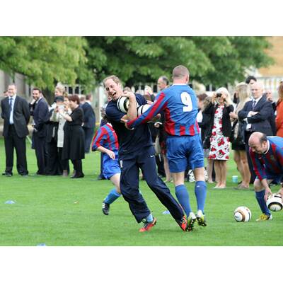 Prinz William am Fußballfeld