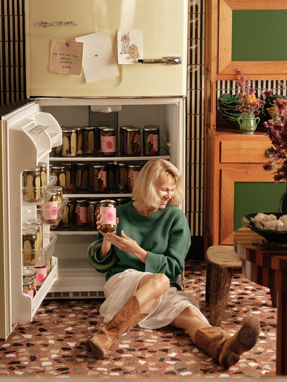 Pamela Anderson mit ihren köstlichen Flamingo Estate Pickles. 