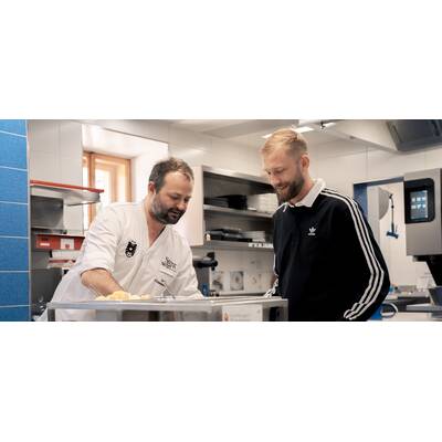 PW - 46 - Heimatleuchten - Fritz, was gibt's_ Heimatküche für Österreichs Nationalteam-9