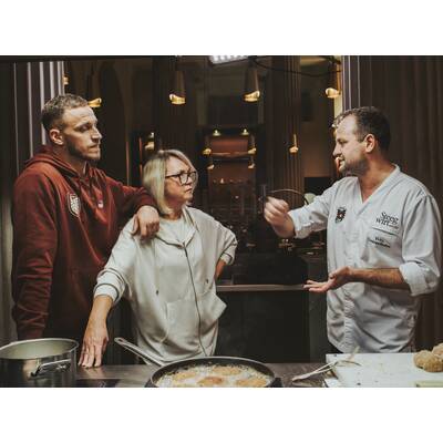 PW - 46 - Heimatleuchten - Fritz, was gibt's_ Heimatküche für Österreichs Nationalteam-9