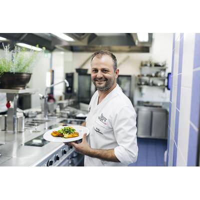 PW - 46 - Heimatleuchten - Fritz, was gibt's_ Heimatküche für Österreichs Nationalteam-9