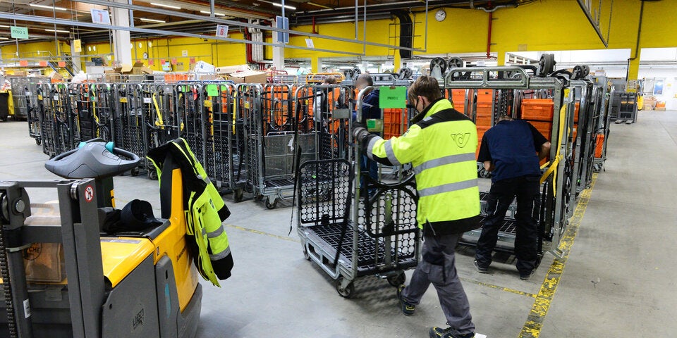 Totales Paket-Chaos vor Weihnachten in Österreich