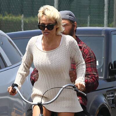 Pam: Radtour durch Malibu mit ihrem Ehemann Rick 