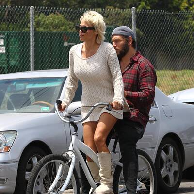 Pam: Radtour durch Malibu mit ihrem Ehemann Rick 