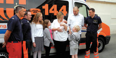 Lea kam auf Pannen-Streifen zur Welt