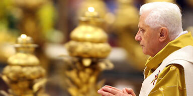 Papst-betet_web