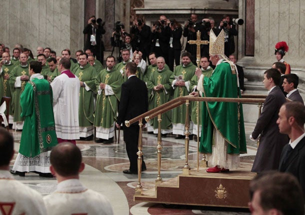 Papst Benedikt XVI Rollwagen