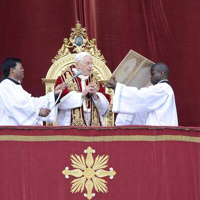 Papst beim Weihnachtssegen 