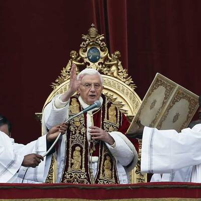 Papst beim Weihnachtssegen 