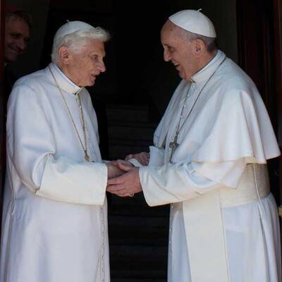 Franziskus und Ex-Papst Ratzinger jetzt im Vatikan