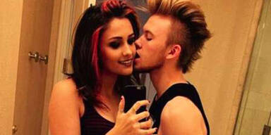 Paris Jackson, Chester Castellaw