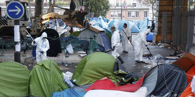 Paris im Chaos: Tausende Fl&uuml;chtlinge zelten unter freiem Himmel