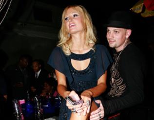 Paris Hilton & Benji Madden 320*250