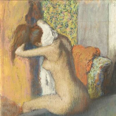 Rihanna - Queen of Downloads