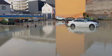 Irre: Flut-Drama auf St. Pöltner Parkplatz