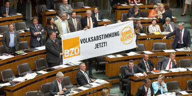 Parlament segnet Griechen-Milliarden ab