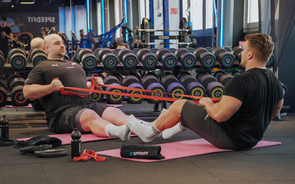 Matthias Göth und Michi Haider zeigen Kräftigungs- und Explosivübungen für den ganzen Körper