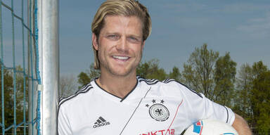 RTL Bachelor gibt Fußball- Flirt-Tipps