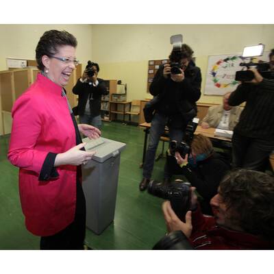 Christine Marek (ÖVP) bei der Stimmabgabe