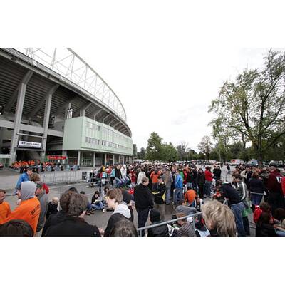 U2 in Wien: Fans stürmen das Ernst-Happel-Stadion