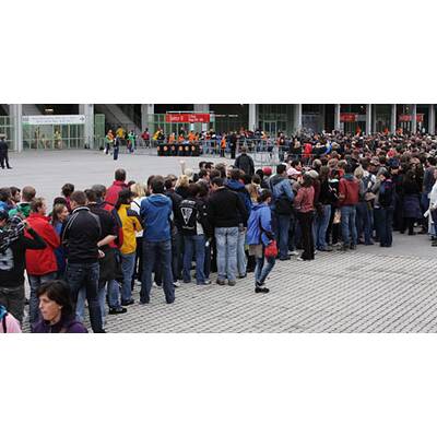 U2 in Wien: Fans stürmen das Ernst-Happel-Stadion