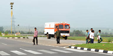 Witwen-Dorf: M&auml;nner sterben auf Highway