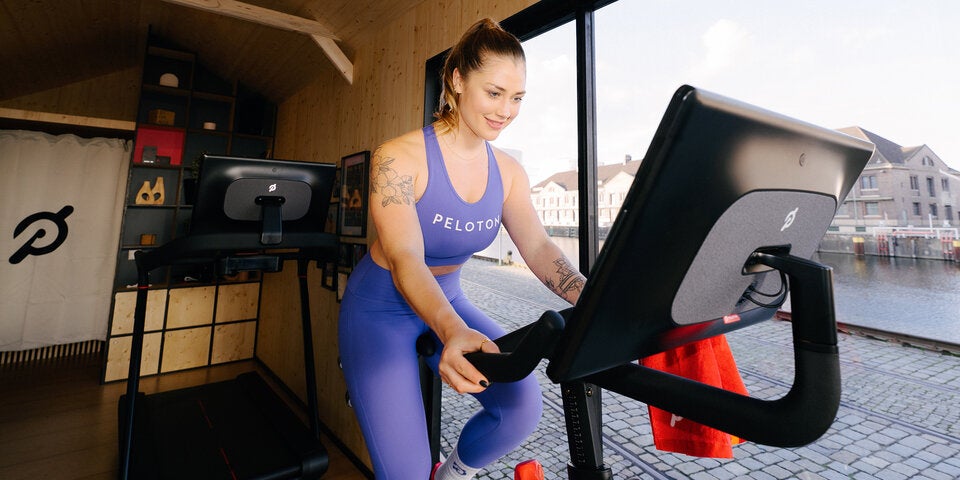 Peloton-Trainerin Charlotte Weidenbacher verrät: So bleiben Sie bei Ihren Fitness-Vorsätzen 2024 motiviert