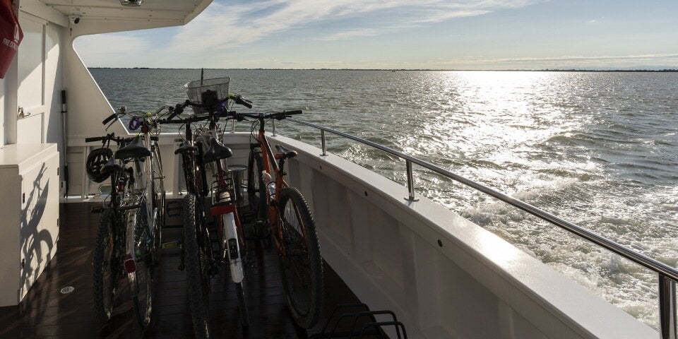 Per Rad und Boot ins Umland Lignanos