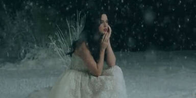 Katy Perry zeigt Fans blanken Hintern