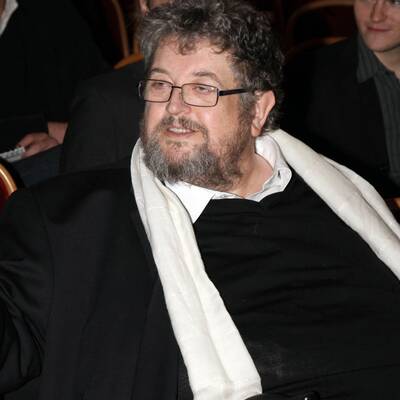 Rihanna - Queen of Downloads