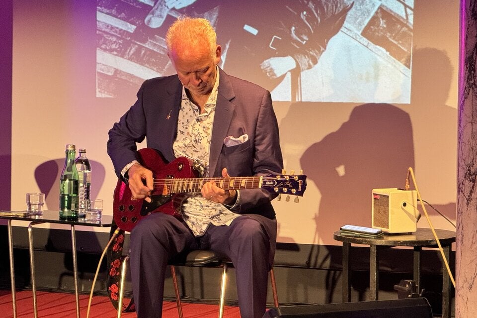 Phil Manzanera liefert in Wien Roxy-Music-Hits für nur 5 Euro!