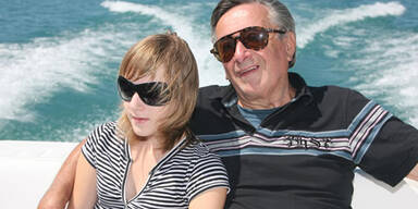 Mörtel mit zwei Schwestern auf Reisen