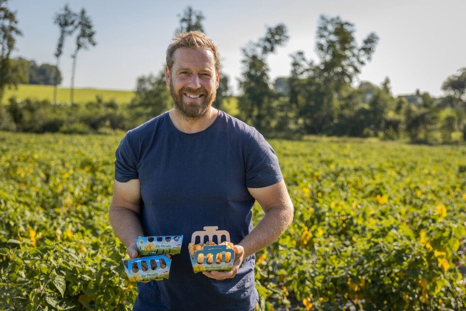 Clemens Wurm kultiviert seit 2007 Physalis auf seinem Biogut „Nachbars-Garten“ in Oftering in höchster Bio-Qualität – auch für Spar Natur*pur.