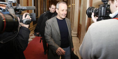 Ausschuss zeigt EADS wegen Verdacht der Nötigung an