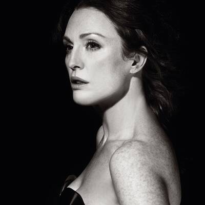 Karl Lagerfeld fotografierte den neuen Pirelli-Kalender