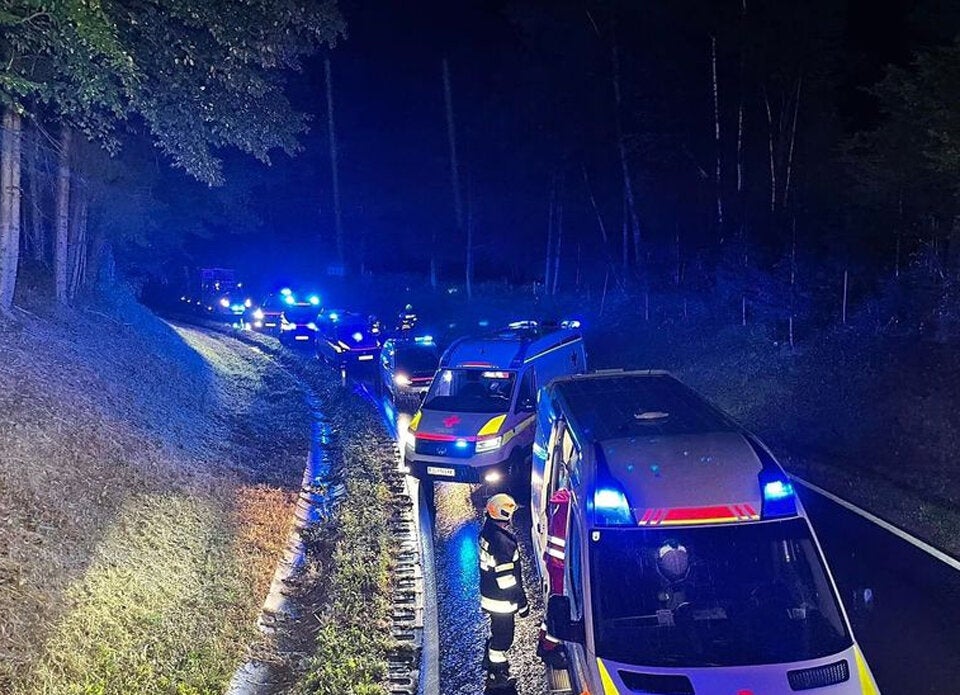 Ein Toter und fünf Verletzte bei Busunfall in der Steiermark