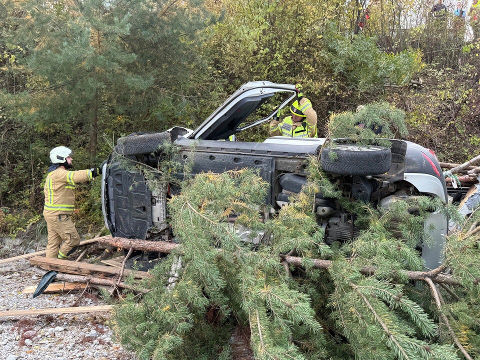 Auto flog in Bachbett Tirol