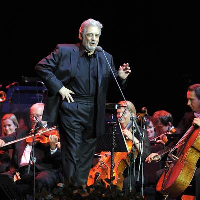 Rihanna - Queen of Downloads