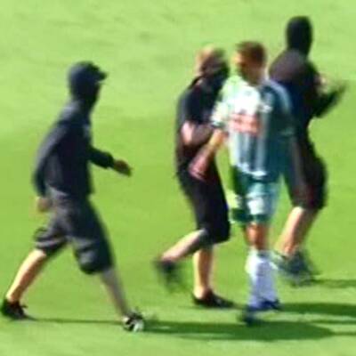 Platzsturm beim Wiener Derby