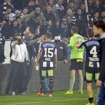 Die Bilder zum Platzsturm in St. Pölten