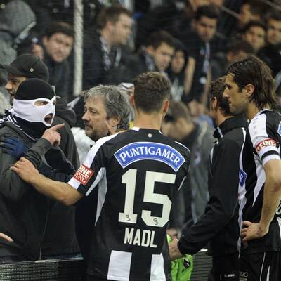 Die Bilder zum Platzsturm in St. Pölten