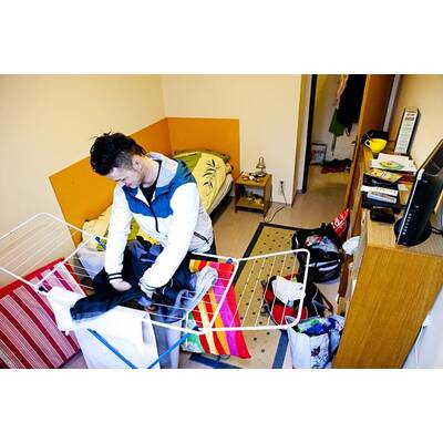 Lukas Plöchl zeigt uns seine Studentenbude