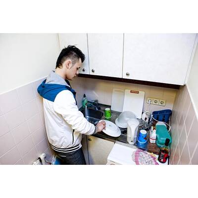 Lukas Plöchl zeigt uns seine Studentenbude