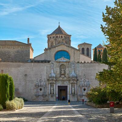 Frauen beim Wandern am katalonischen Küstenweg Cami de Ronda