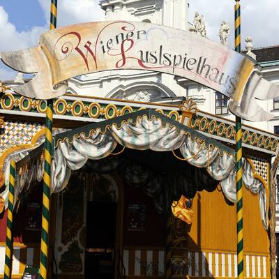 Rihanna - Queen of Downloads