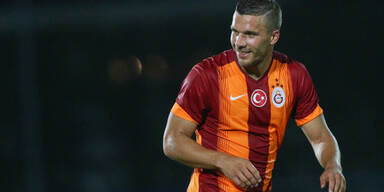 China: Mega-Angebot f&uuml;r Podolski