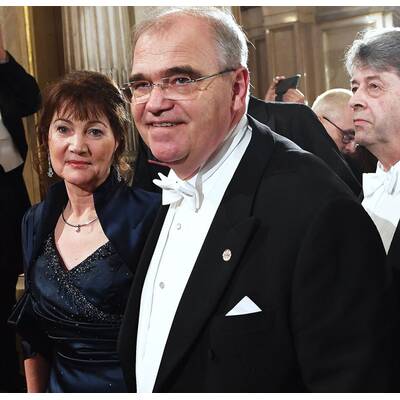 Politiker-Auflauf am Opernball