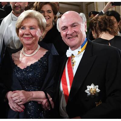 Politiker-Auflauf am Opernball