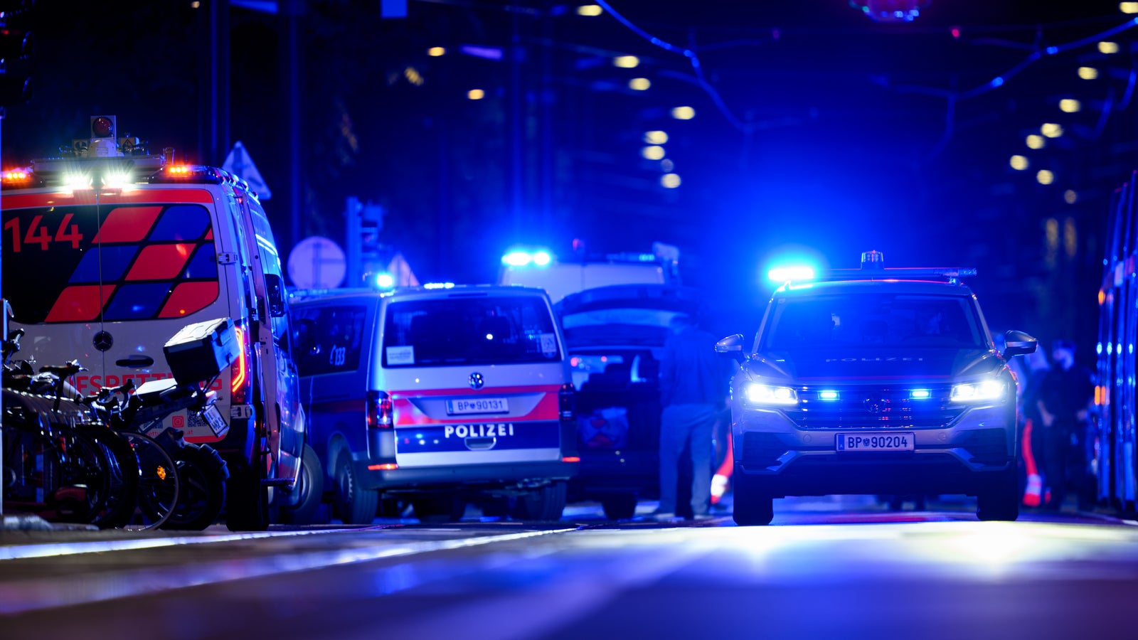 42-Jährige Frau erschossen in Wohnhaus gefunden: Polizei im Großeinsatz  Kép