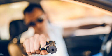 Sch&uuml;sse auf Frau, zwei M&auml;nner unter Verdacht